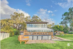 Serene Lakefront Escape Private 3BR Home